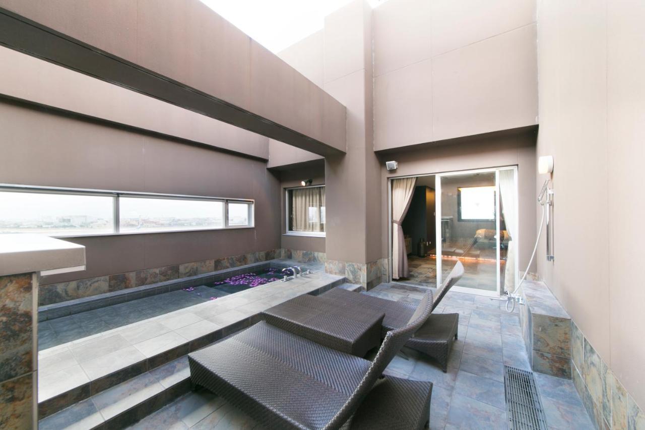 Hotel Lotus Toyonaka  Kültér fotó