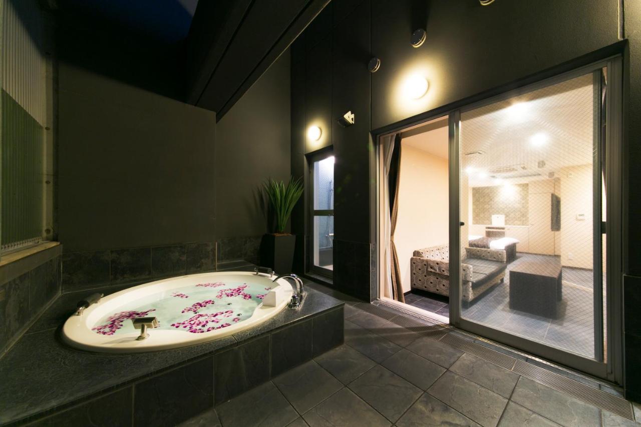 Hotel Lotus Toyonaka  Kültér fotó